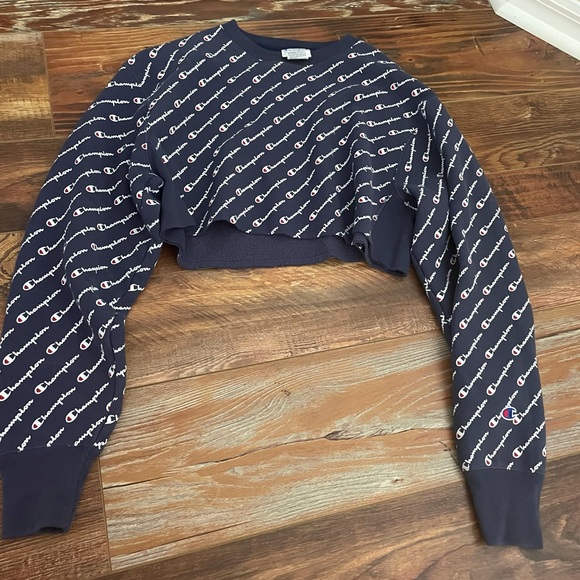 Champion Sweaters - Navy blue Champion logo cropped crew neck sweatshirt
